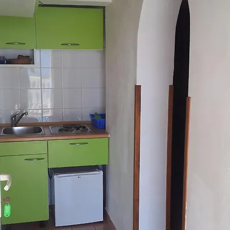 Anthony - 50m From The Beach & Parking *